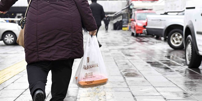 Marketlerin ödeyeceği poşet ücreti arttırıldı, tüketici yine 25 kuruş ödeyecek