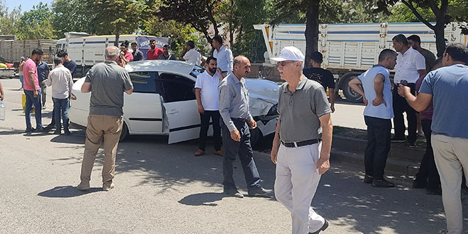 Ahlat Belediye Başkanı Çoban, trafik kazasında hafif yaralandı
