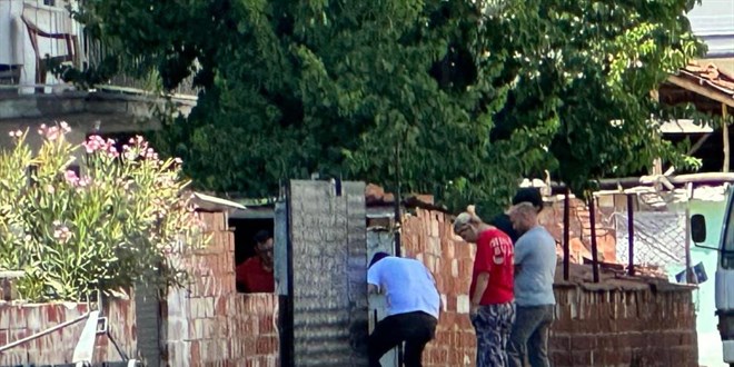 Akhisar'da akrabalar arasnda miras kavgas: 1 l