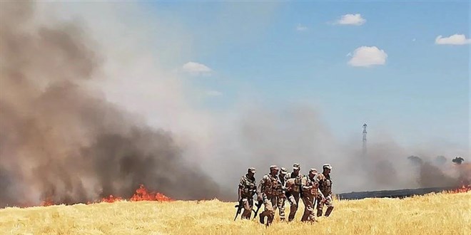 Elektrik dağıtım şirketi çalışanları ile köylüler arasında 'trafo' tartışması