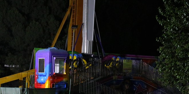 Lunaparkta salıncak savruldu, 6 kişi hastanelik oldu