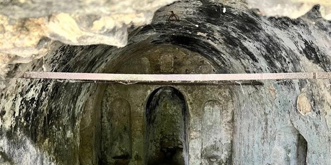 Bağcılar'da şapel keşfedildi: Üstünde okul, etrafında işyerleri var