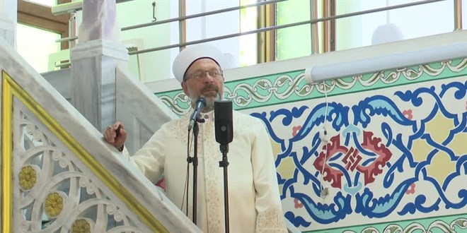 Diyanet'ten cuma namazı için 'ders ve mesai saati' çağrısı