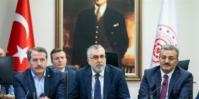 Kamu işveren heyeti ile memur sendikaları 'toplu sözleşme' için bir araya geldi