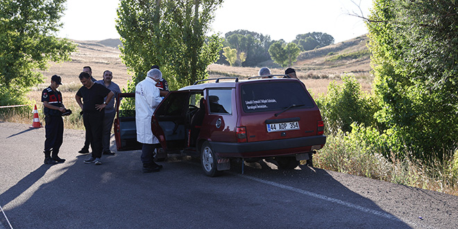 Otomobilde silahla vurulmuş kadın ve erkek cesedi bulundu