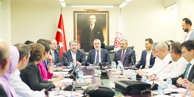Toplu sözleşme görüşmelerinde pazarlıklar sürüyor