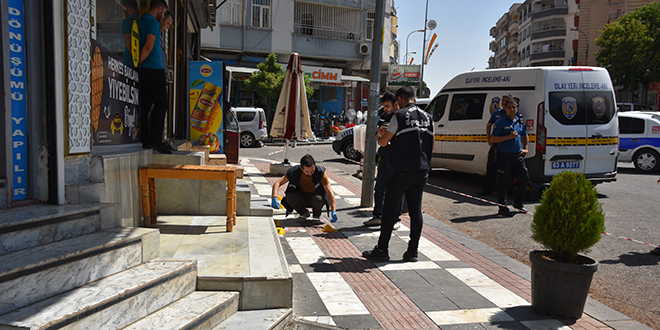 Cezaevinden çıkıp, eski eşini sokak ortasında öldürdü