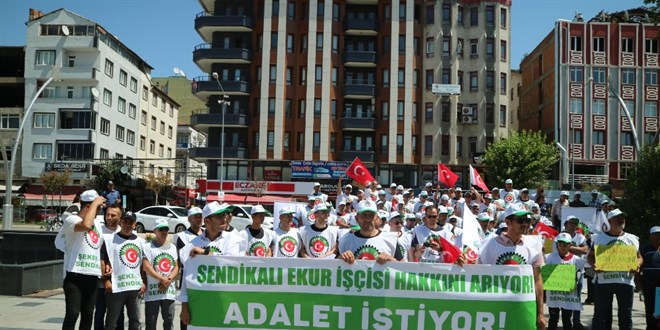 Suluova'da işçilerden 'sendika' eylemi