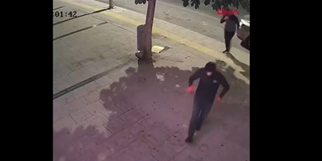 Hırsızlık yaparken dans etti...Görenler hayretle izledi
