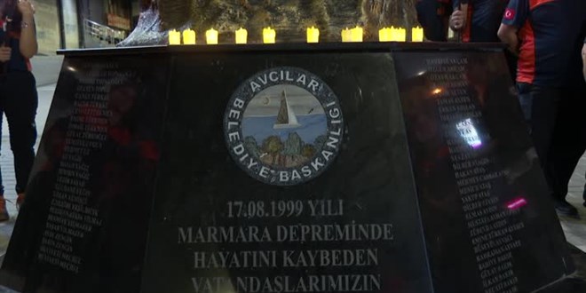 Marmara Depremi'nde hayatını kaybedenler İstanbul'da anıldı