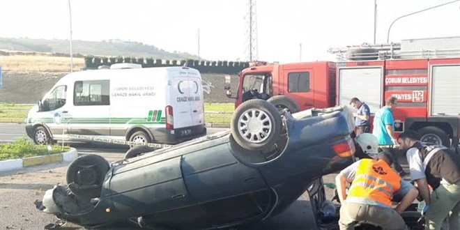 Çorum'da devrilen otomobilin sürücüsü öldü, babası yaralandı
