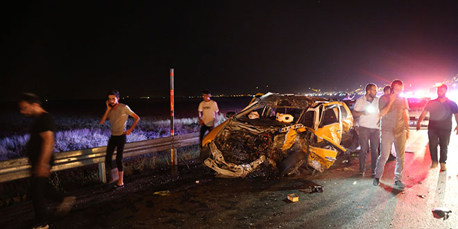 6 otomobilin kart trafik kazasnda 3 kii ld, 8 kii yaraland
