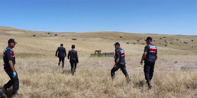 Sivas'ta bir kişi arazi anlaşmazlığı nedeniyle baba ve oğlunu öldürdü