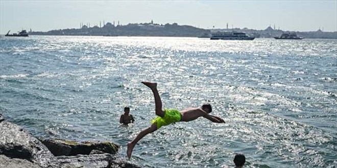 İstanbul'da sıcak hava etkili oldu