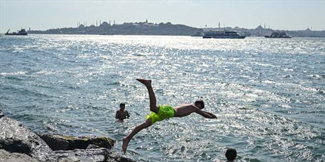 stanbul'da scak hava etkili oldu