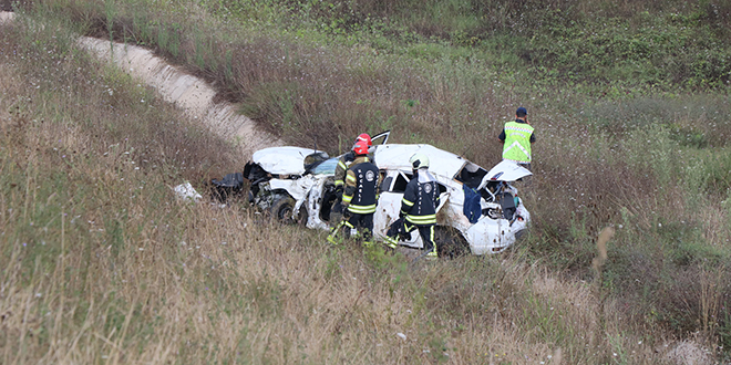 Kuzey Marmara Otoyolu'nda devrilen otomobildeki baba ve iki oğlu öldü