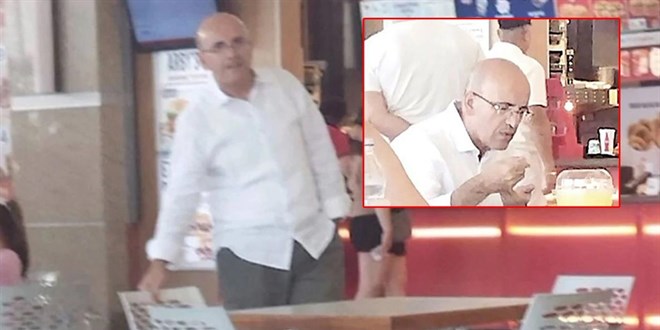Bakan Şimşek AVM'de kumpir yedi, vatandaşlarla fotoğraf çekildi