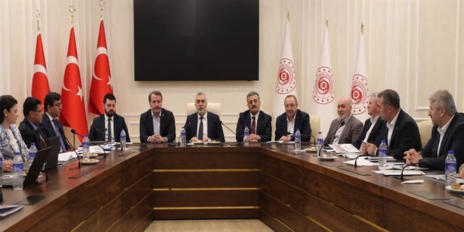 Kamu toplu sözleşme müzakerelerinde son saatler