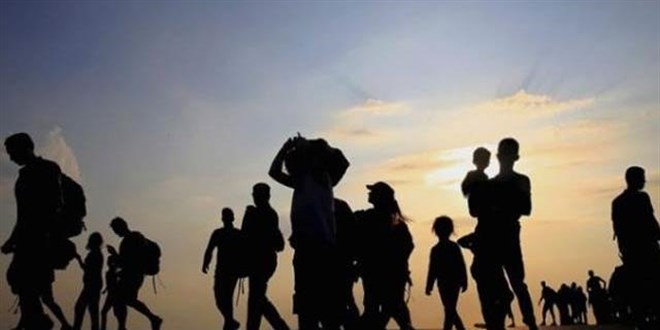 Göçmen kaçakçılığı yapan zanlılar yakalandı
