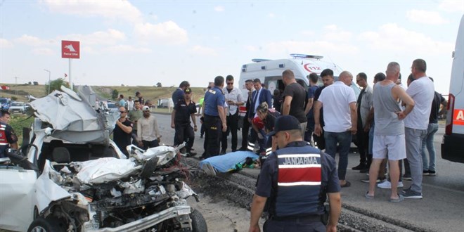 Kazada yaralanan polis memuru hastanede hayatını kaybetti