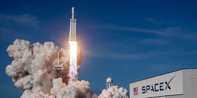 Space X, Uluslararası Uzay İstasyonu'na 4 astronot gönderdi