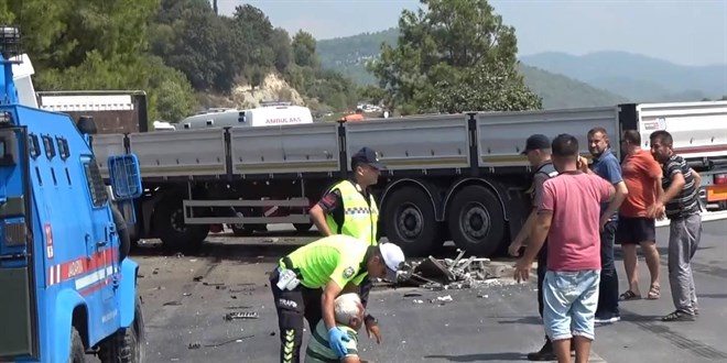 Antalya'da feci kaza: 2 kişi hayatını kaybetti