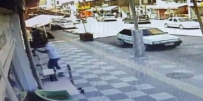 Küfürlü konuşan kişiyi uyaran esnaf bıçaklandı