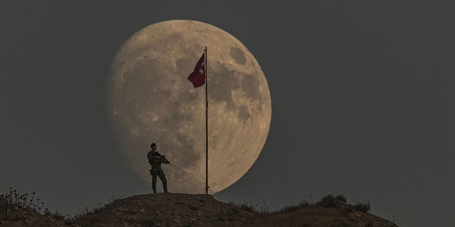 Byk Zafer'in 101. yl cokuyla kutlanyor