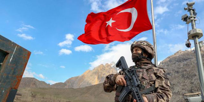 Barnma alanlarndan kaan 2 PKK'l terrist teslim oldu