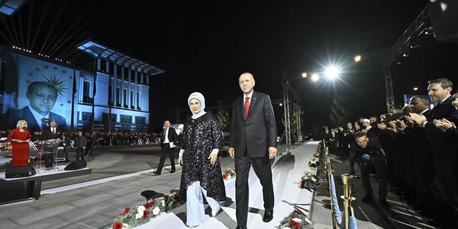 Erdoğan: Türkiye'yi dünyanın en büyük 10 devletinden biri yapacağız