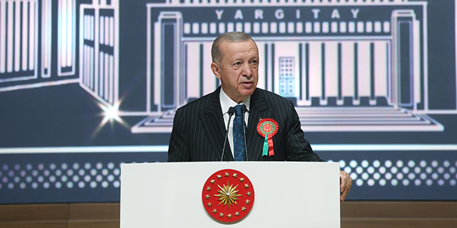 Erdoğan: Meclis'in açılışıyla yeni anayasa girişimlerimizi yeniden başlatacağız