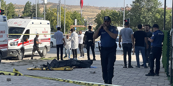 Elazığ'da silahlı kavga: Sağlık ekibinin müdahale ettiği yaralı öldürüldü