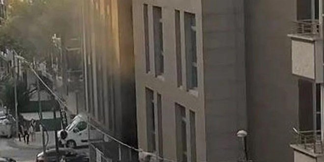 Avcılar'da metruk binada yangın: 3 ölü