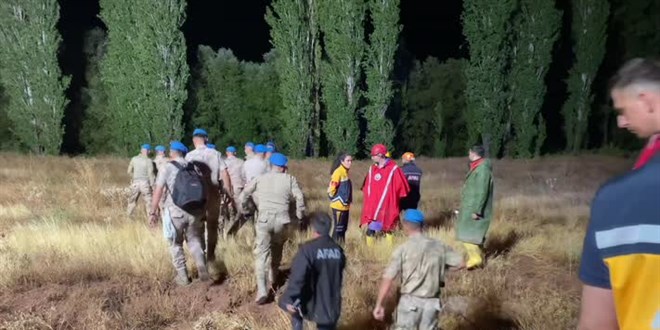 Aksaray'da selde mahsur kalan 13 kişi kurtarıldı, 1 kişinin cesedi bulundu