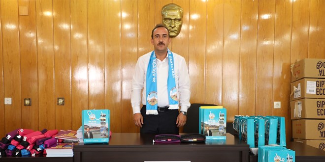 Kayseri'de bir belediye, festivalde sanatçıya ayırdığı bütçeyi depremzede öğrenciler için kullandı