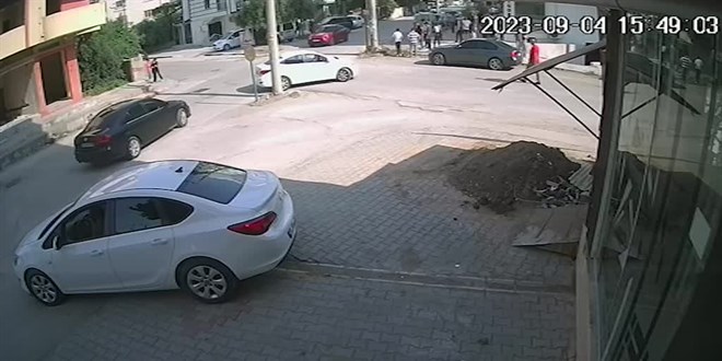 Osmaniye'de kaza yaparak savrulan aracın çarptığı yaya hayatını kaybetti