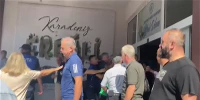Karadeniz Ereğli Belediyesi Meclis Toplantısı sonrası üyeler arasında kavga çıktı
