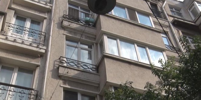 Cihangir'de korkunç cinayet: Meyve bıçağıyla kardeşinin boğazını kesti