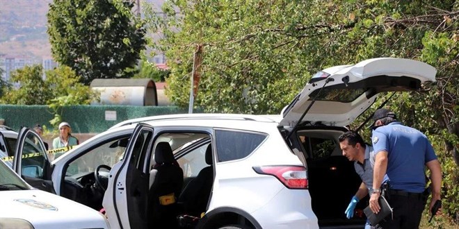 Şehit polisin eşi cipinde başından vurulmuş halde bulundu