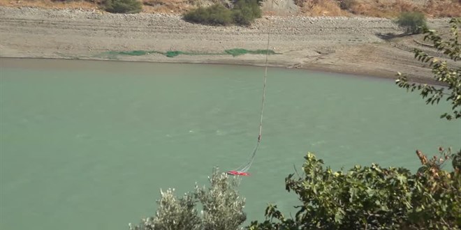 Kahramanmaraş'ta çıkan orman yangınına müdahale ediliyor