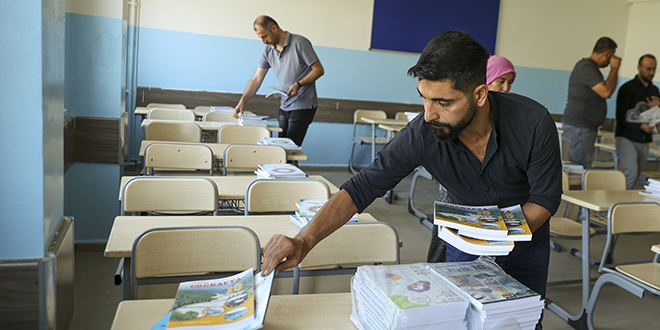 Depremden etkilenen Nurdağı ve İslahiye eğitim ve öğretime hazır