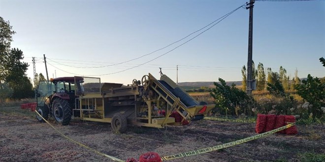 Soğan kesme makinesinin altında kalan çocuk hayatını kaybetti