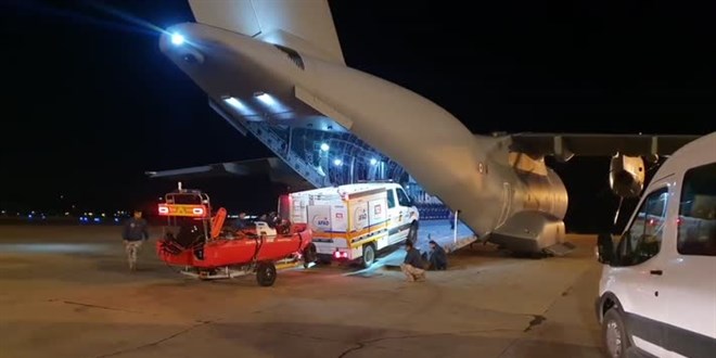 Libya'ya arama kurtarma ekiplerini götürecek ilk uçak Ankara'dan hareket etti