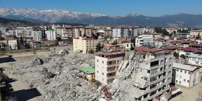 Depremde 26 kiinin ld Kavak Apartman sanklarna 22 yl hapis istemi