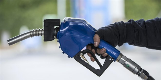 Motorinin ardından bir zam da benzine bekleniyor