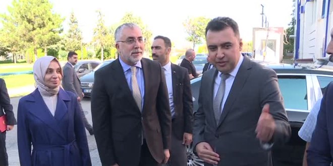 Çalışma Bakanı Işıkhan, Ankara'da ziyaretlerde bulundu