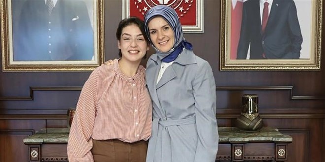 Bakan Göktaş, Kim Milyoner Olmak İster şampiyonu Rabia'yı ağırladı