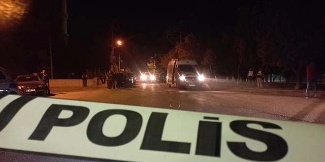 Madde bağımlısı şahıs silahlı kavga ihbarına gelen polislere kurşun yağdırdı!