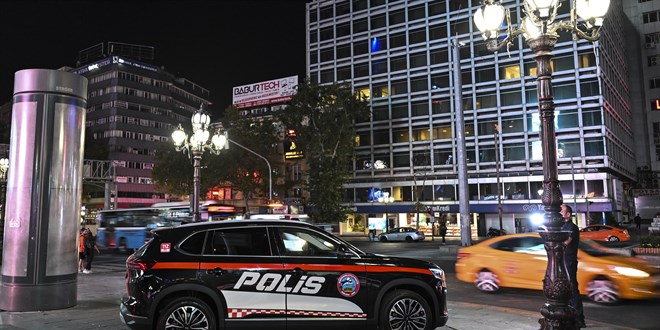 Ankara'da Yunuslar yerli otomobil Togg'la devriye görevine başladı