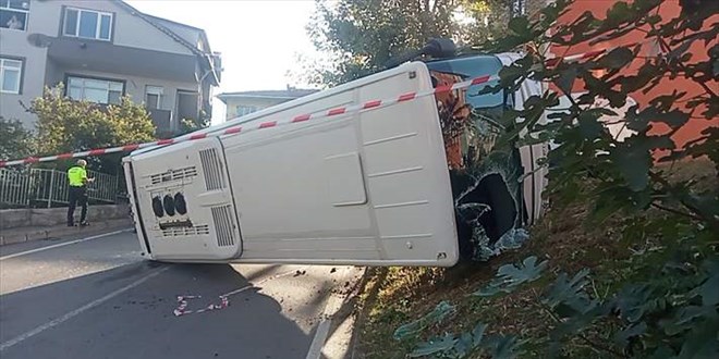 İşçi servisi yayalara çarptı, anne ile kızı hayatını kaybetti